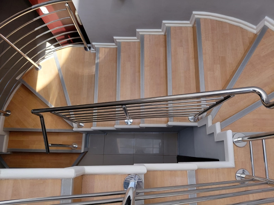 5 Bedroom Property for Sale in Jeffreys Bay Central Eastern Cape